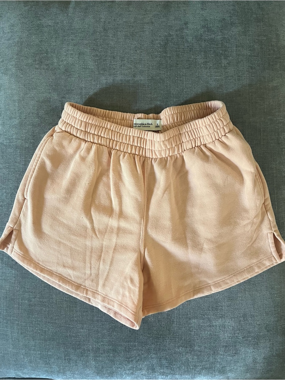 Abercrombie & Fitch Women's Elastic-Waist Peach Shorts Size Small